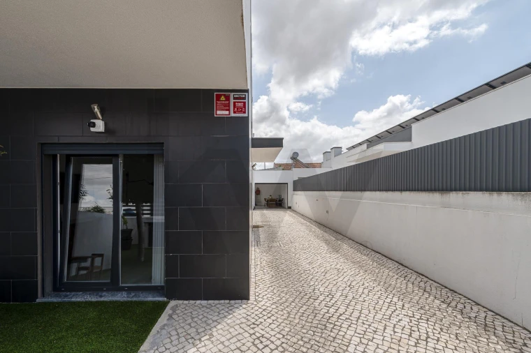 Moradia T3 para Venda em Fernao Ferro Foto 41