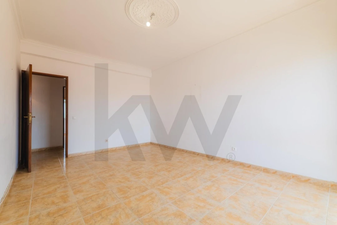 Apartamento T2 para Venda em Portimão Foto 9
