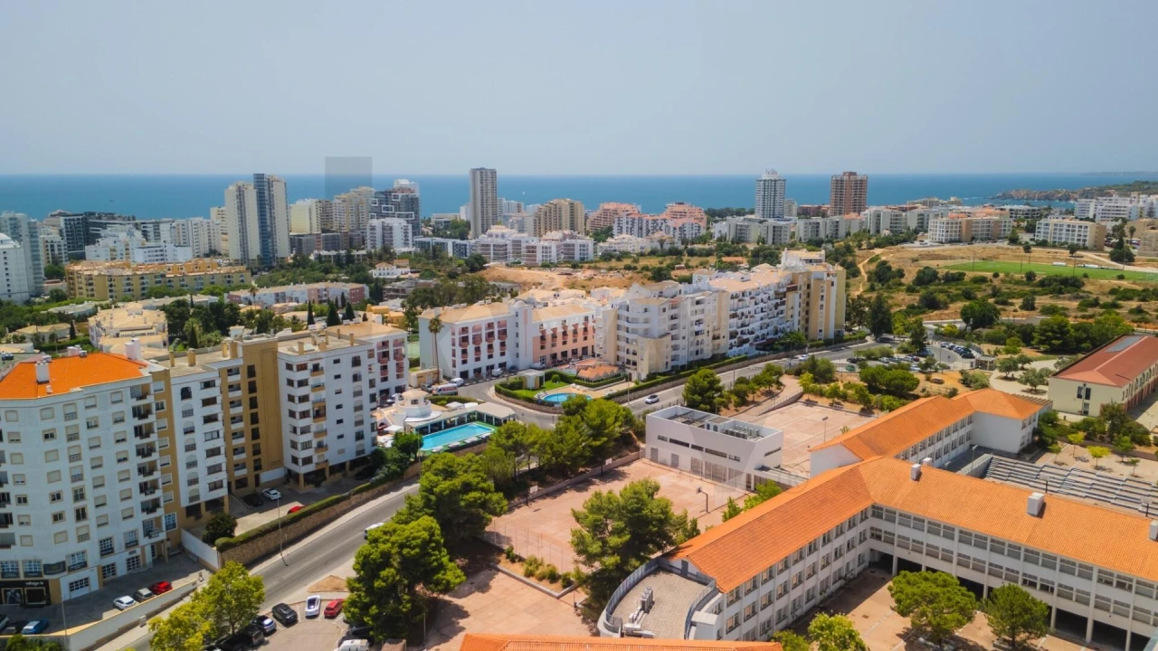 Apartamento T2 para Venda em Portimão Foto 40