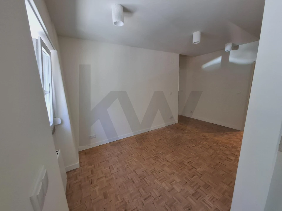 Apartamento T2 para Arrendamento em São Domingos de Benfica Foto 6