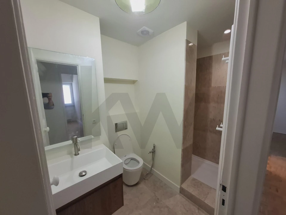 Apartamento T2 para Arrendamento em São Domingos de Benfica Foto 16
