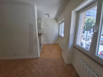 Apartamento T2 para Arrendamento em São Domingos de Benfica