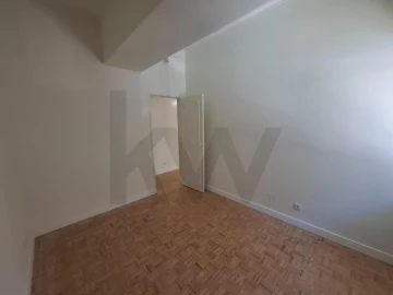Apartamento T2 para Arrendamento em São Domingos de Benfica