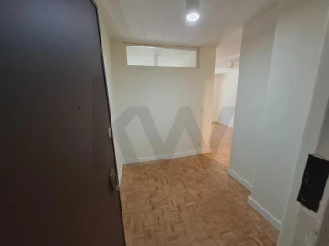 Apartamento T2 para Arrendamento em São Domingos de Benfica
