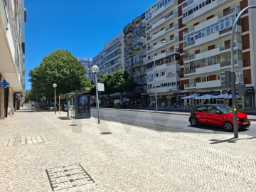 Apartamento T2 para Arrendamento em São Domingos de Benfica