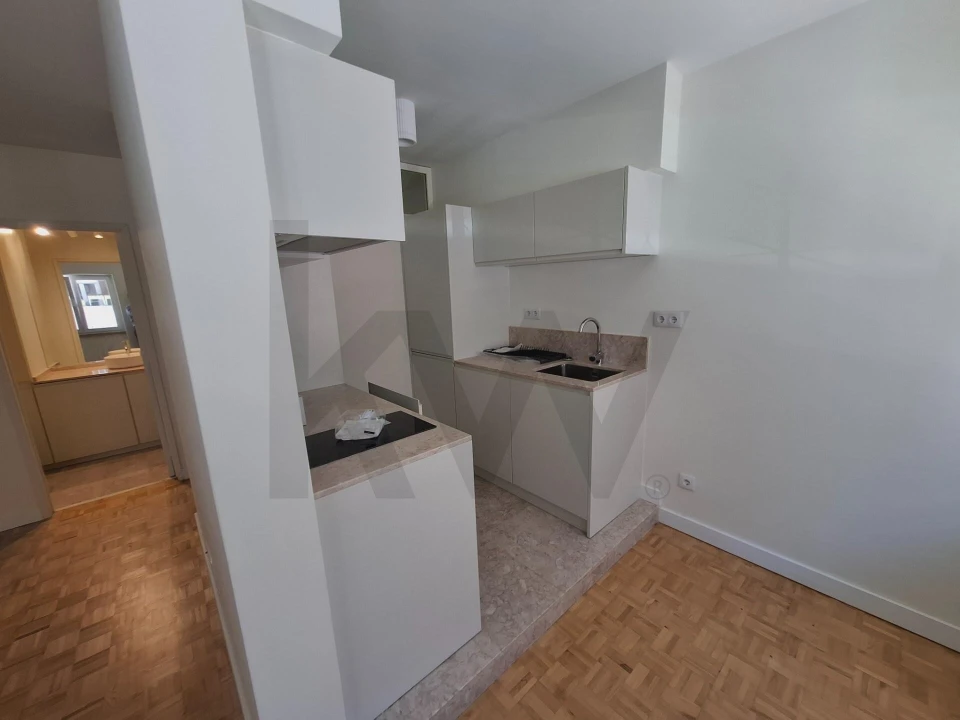 Apartamento T2 para Arrendamento em São Domingos de Benfica Foto 10