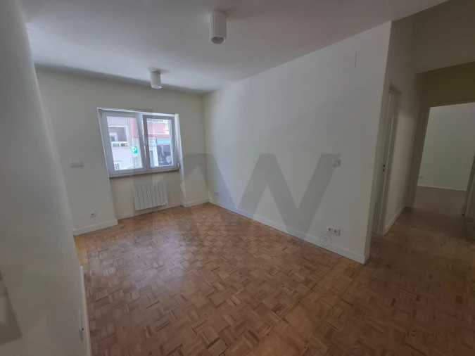 Apartamento T2 para Arrendamento em São Domingos de Benfica Foto 4