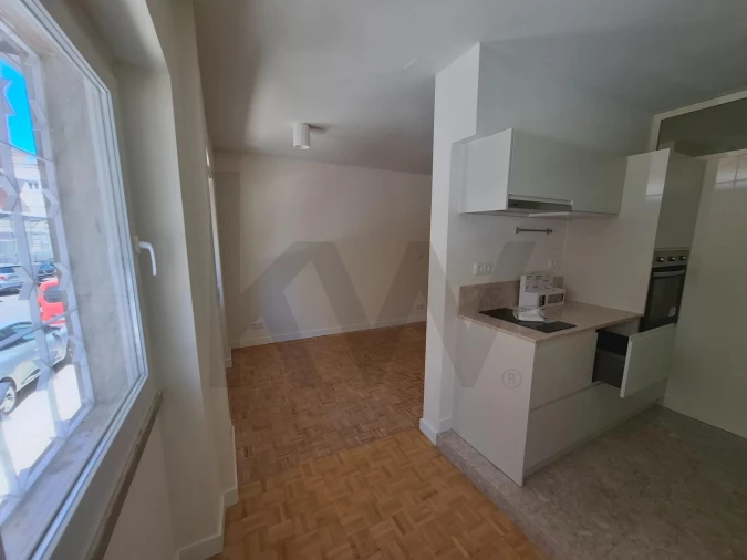 Apartamento T2 para Arrendamento em São Domingos de Benfica Foto 8
