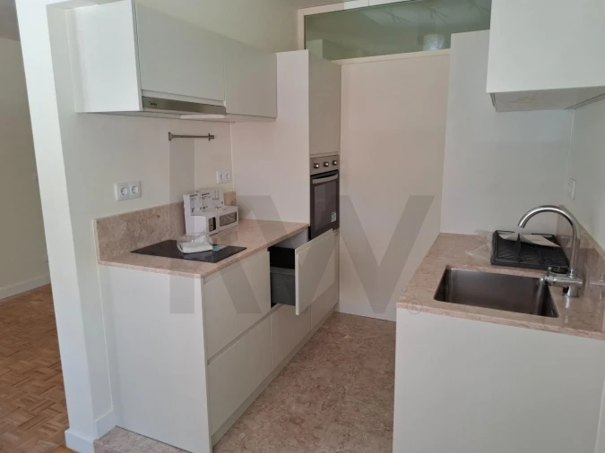 Apartamento T2 para Arrendamento em São Domingos de Benfica Foto 9