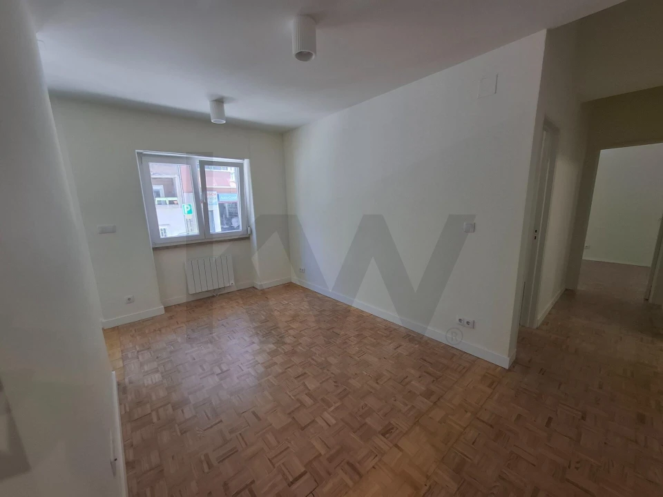 Apartamento T2 para Arrendamento em São Domingos de Benfica Foto 1