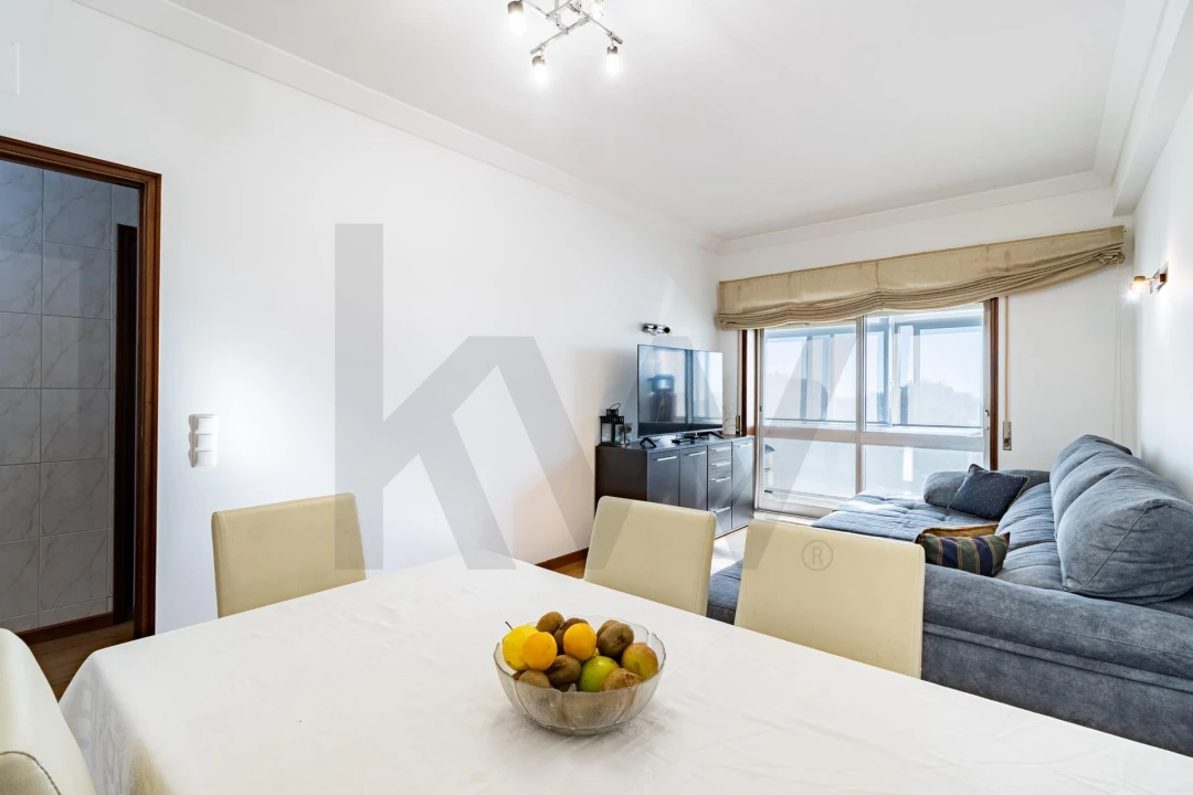 Apartamento T3 para Venda em Mafamude e Vilar do Paraíso Foto 1