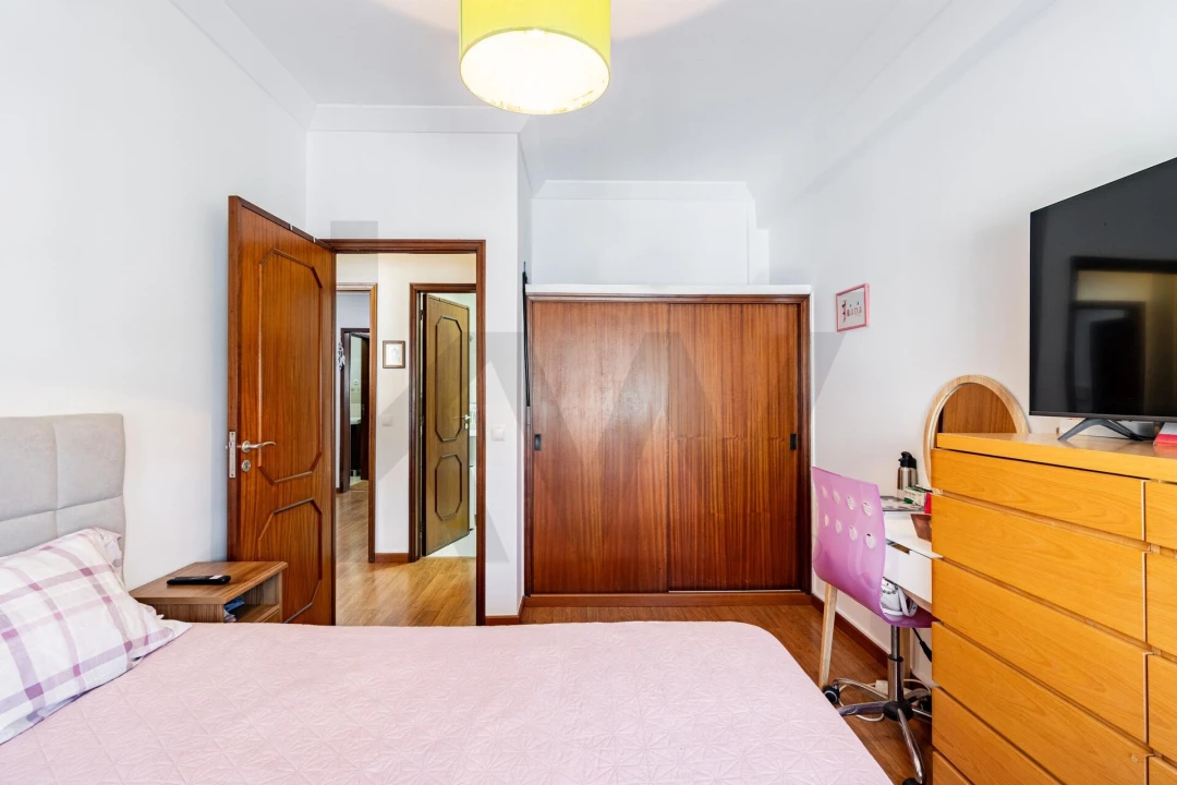 Apartamento T3 para Venda em Mafamude e Vilar do Paraíso Foto 15