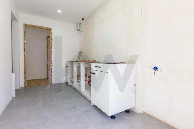 Apartamento T4 para Venda em Alfragide Foto 9