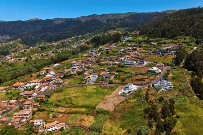 Terreno para Venda em Arco da Calheta