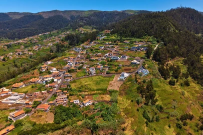 Terreno para Venda em Arco da Calheta