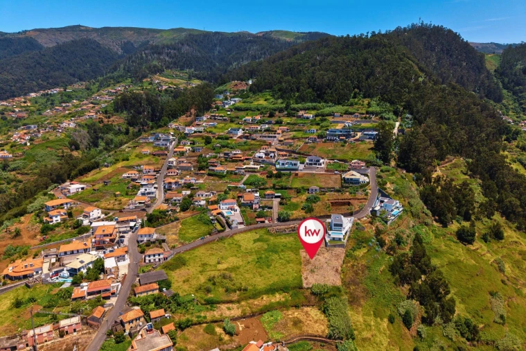 Terreno para Venda em Arco da Calheta Foto 24