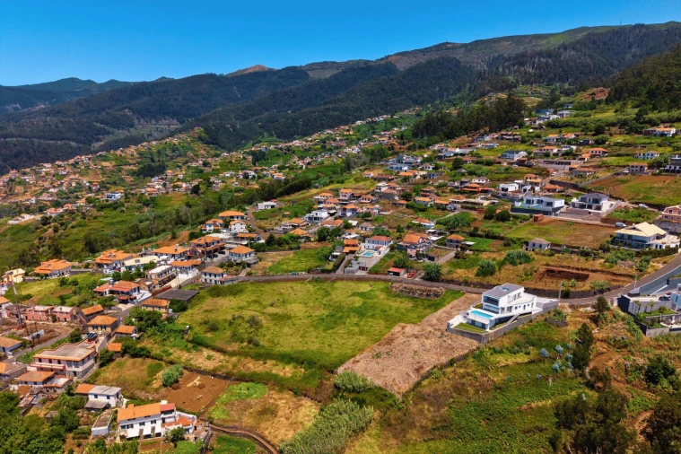 Terreno para Venda em Arco da Calheta Foto 28
