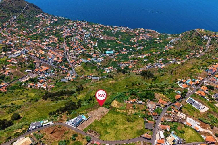Terreno para Venda em Arco da Calheta Foto 15