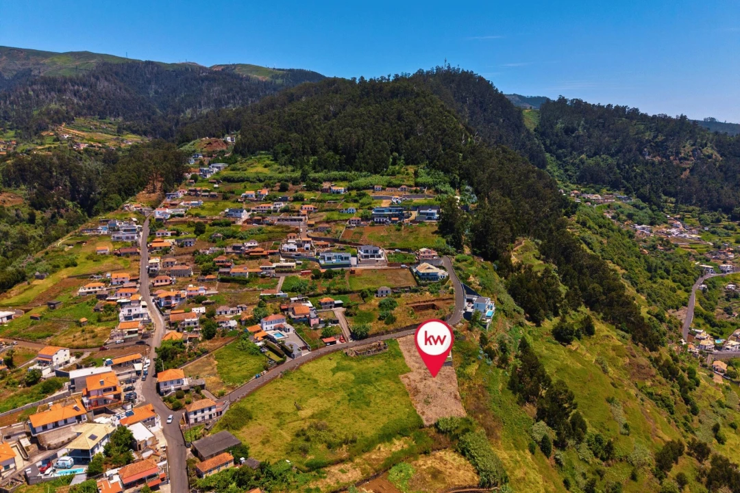Terreno para Venda em Arco da Calheta Foto 23