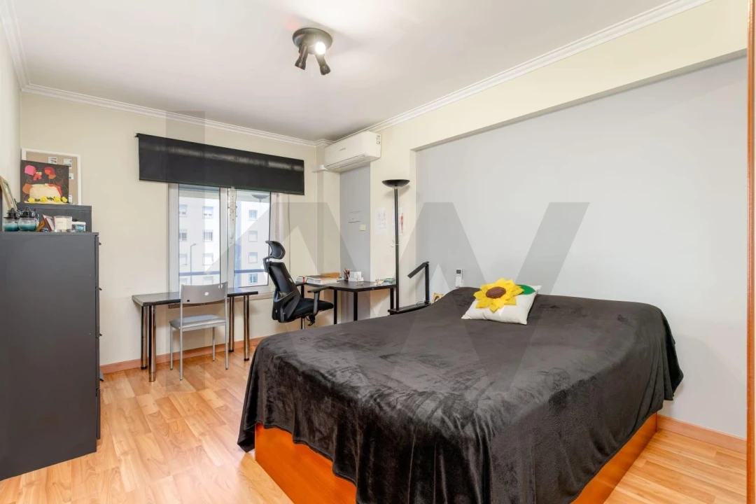 Apartamento T2 para Venda em Corroios Foto 17