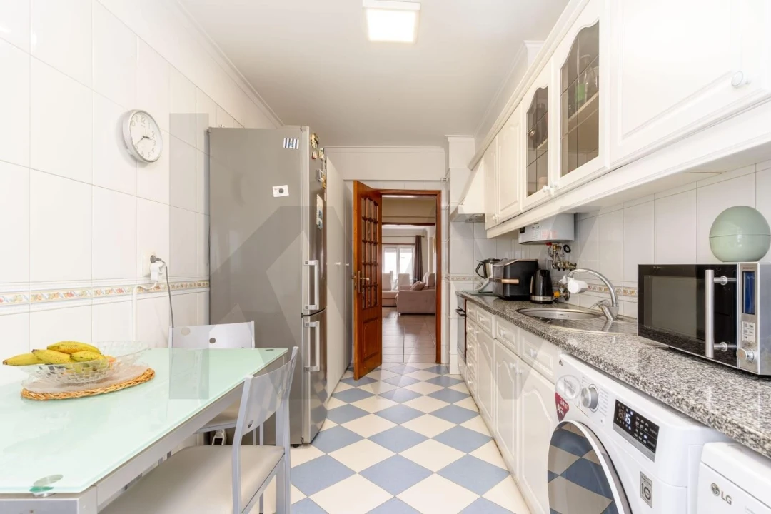 Apartamento T2 para Venda em Corroios Foto 33