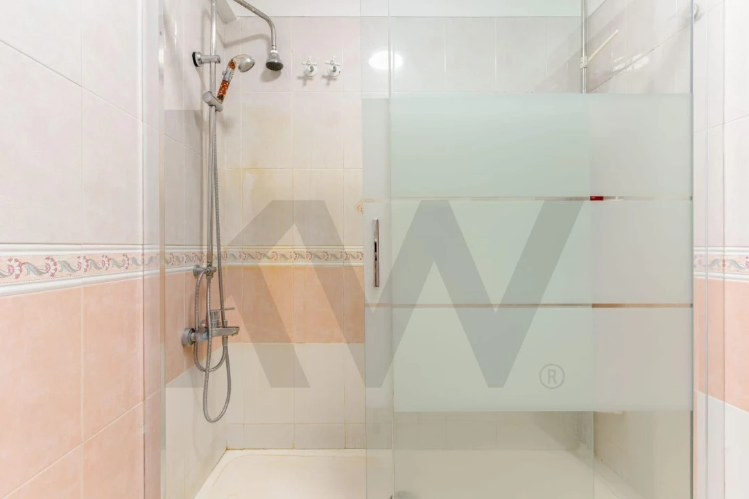 Apartamento T2 para Venda em Corroios Foto 38