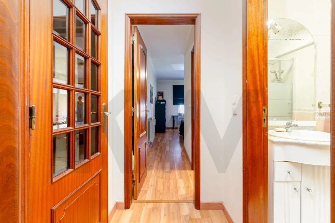 Apartamento T2 para Venda em Corroios Foto 36