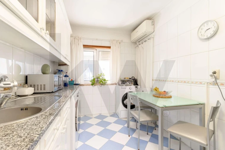 Apartamento T2 para Venda em Corroios Foto 32