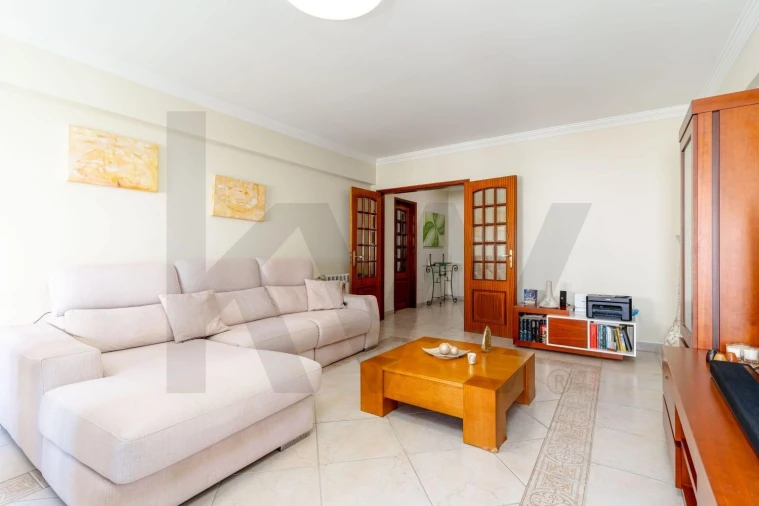 Apartamento T2 para Venda em Corroios Foto 15