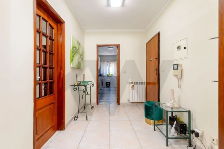 Apartamento T2 para Venda em Corroios Foto 29