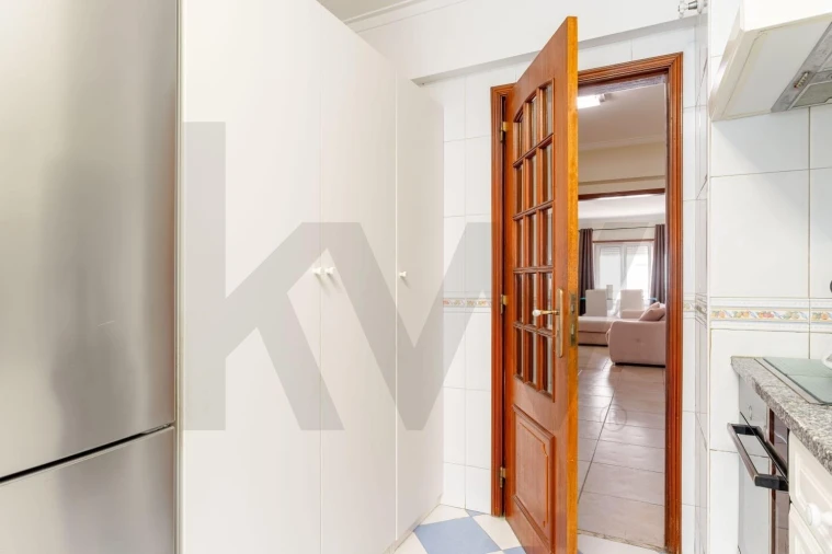 Apartamento T2 para Venda em Corroios Foto 34