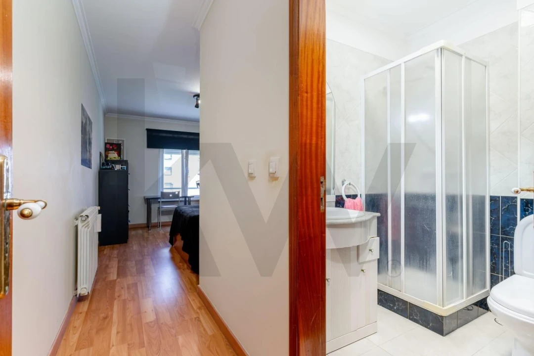 Apartamento T2 para Venda em Corroios Foto 19