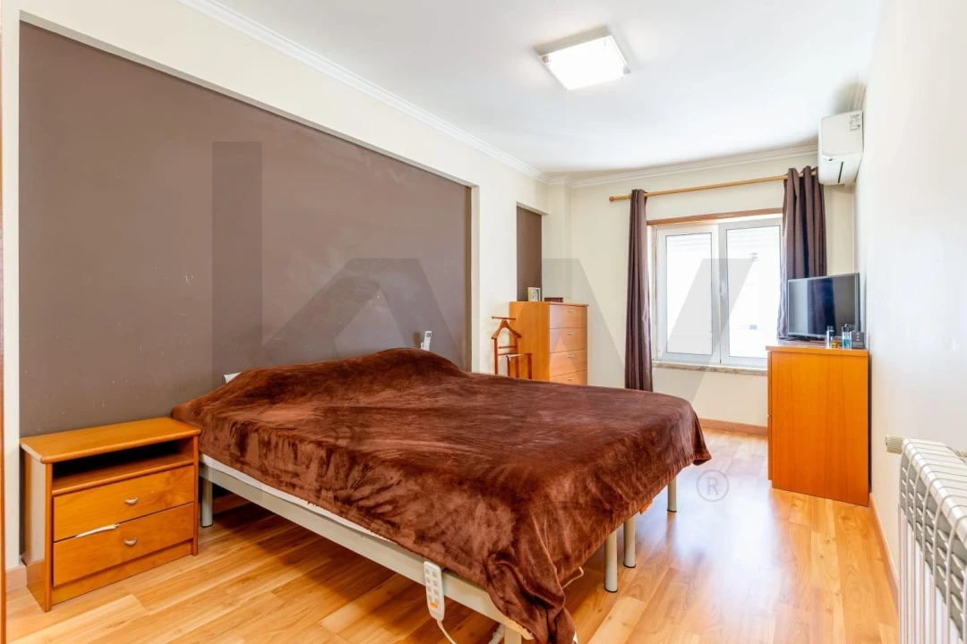 Apartamento T2 para Venda em Corroios Foto 25