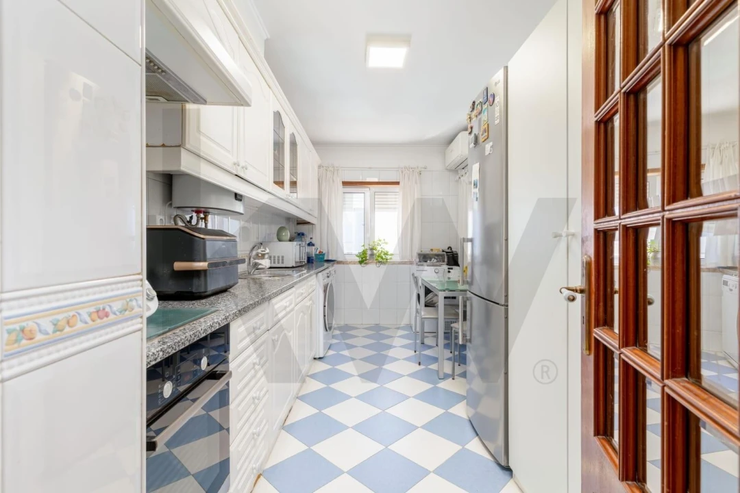 Apartamento T2 para Venda em Corroios Foto 31