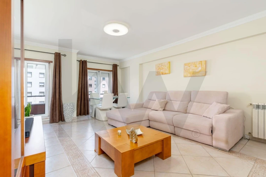 Apartamento T2 para Venda em Corroios Foto 12