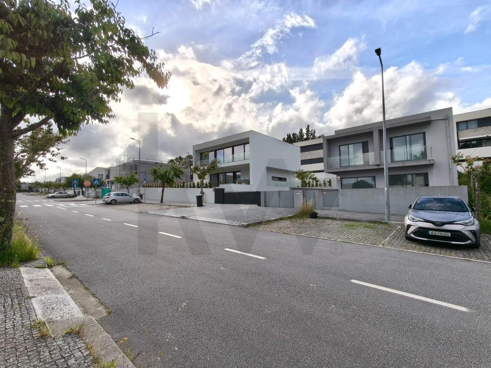 Moradia T3 para Venda em Nogueira e Silva Escura Foto 2