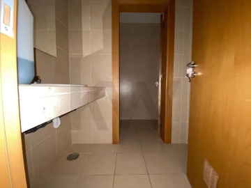 Loja para Arrendamento em Albufeira e Olhos de Água