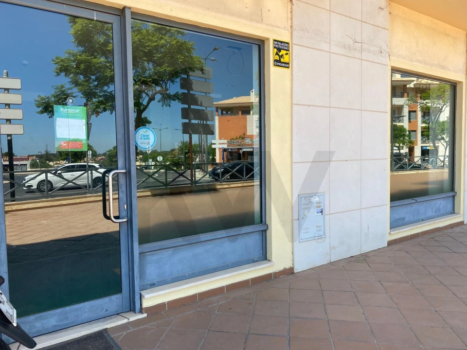 Loja para Arrendamento em Albufeira e Olhos de Água Foto 11