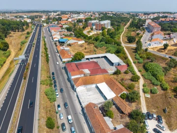 Armazém para Venda em Romeira e Várzea