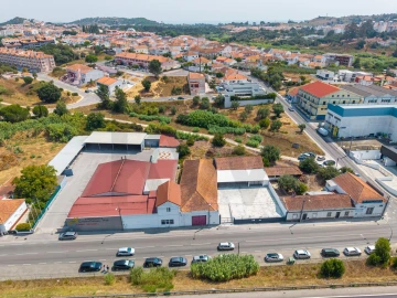 Armazém para Venda em Romeira e Várzea