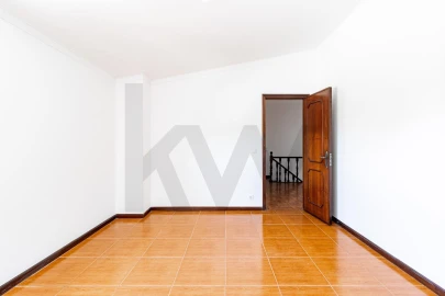 Moradia T2 para Venda em Escapães