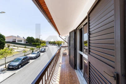 Moradia T2 para Venda em Escapães