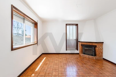 Moradia T2 para Venda em Escapães