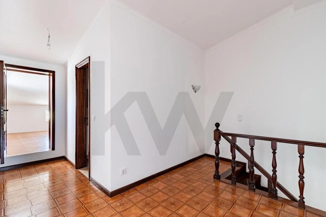 Moradia T2 para Venda em Escapães Foto 9