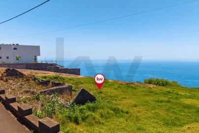 Terreno para Venda em Arco da Calheta