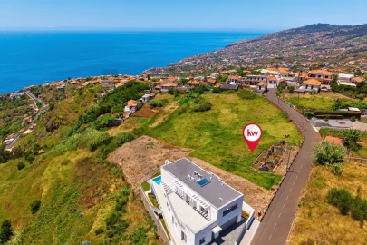 Terreno para Venda em Arco da Calheta