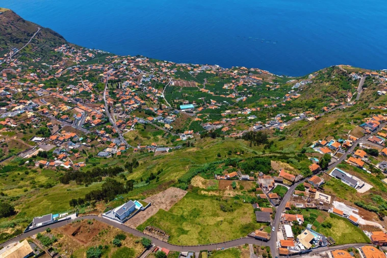 Terreno para Venda em Arco da Calheta Foto 7
