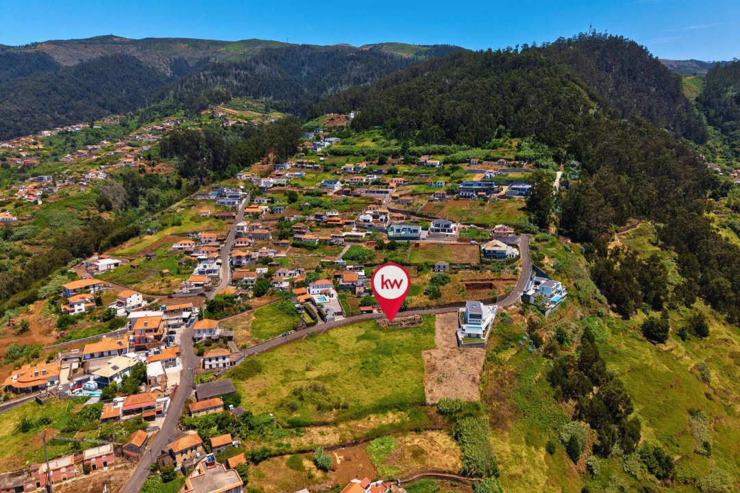 Terreno para Venda em Arco da Calheta Foto 4