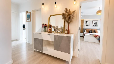 Apartamento T4 para Venda em Mina de Água