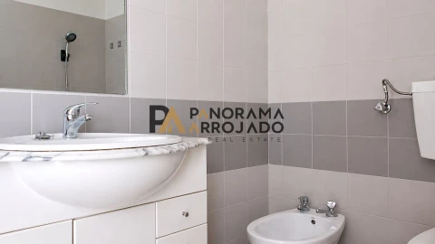 Apartamento T2 para Venda em Caparica e Trafaria